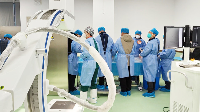 UBE腰椎管減壓術和椎間融合術實操訓練營，普愛C形臂全程護航